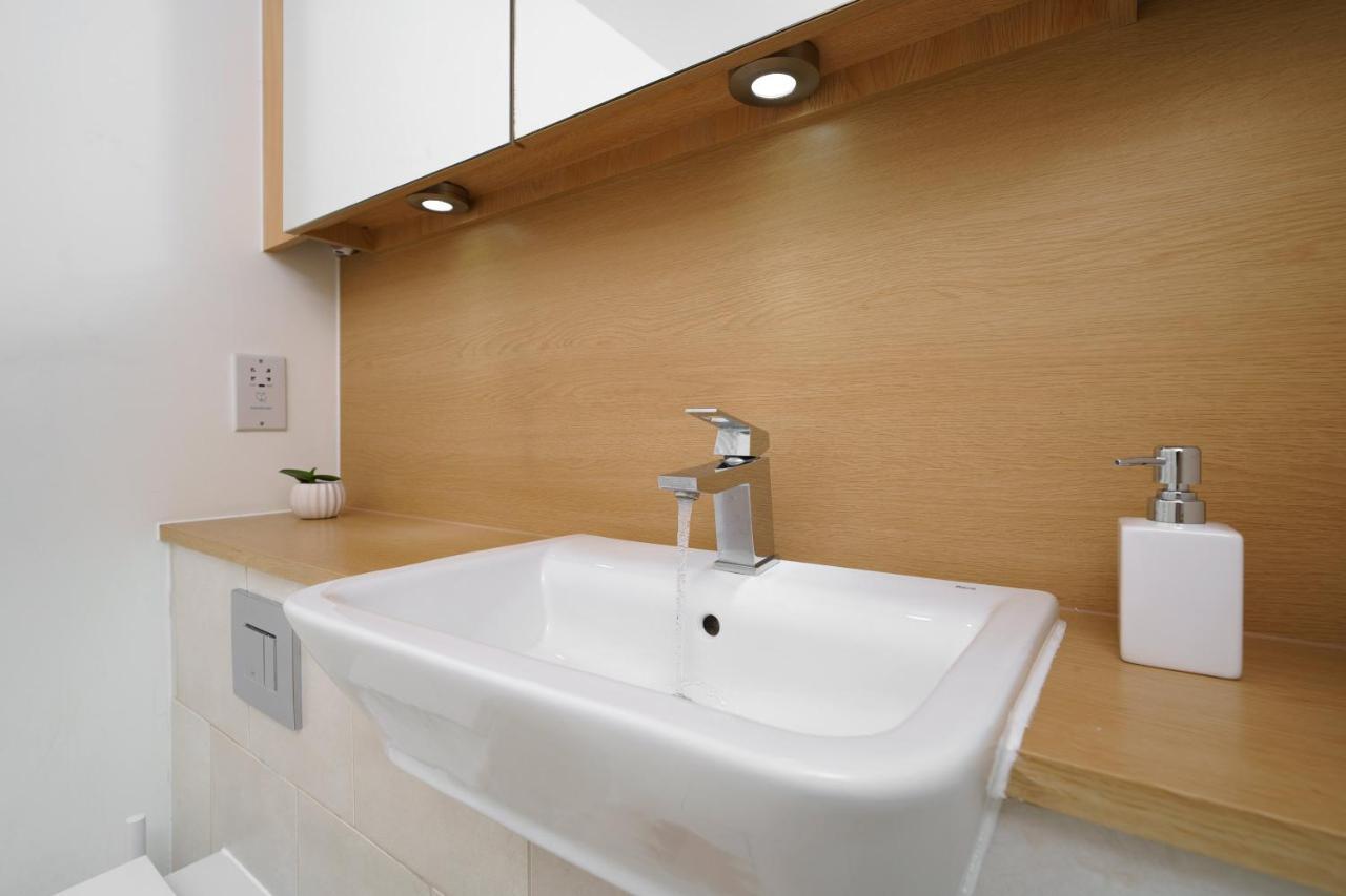 Stylish Fully-Equipped One Bedroom Apartment With Extra Sofa Bed, Free Secure Parking, Onsite Gym, 24Hr Security & Concierge London Exterior photo